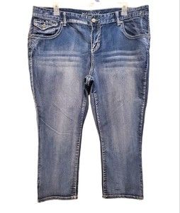 Maurices Capri Blue Jeans Womens Size 24 Plus Distressed Wash Denim Pants